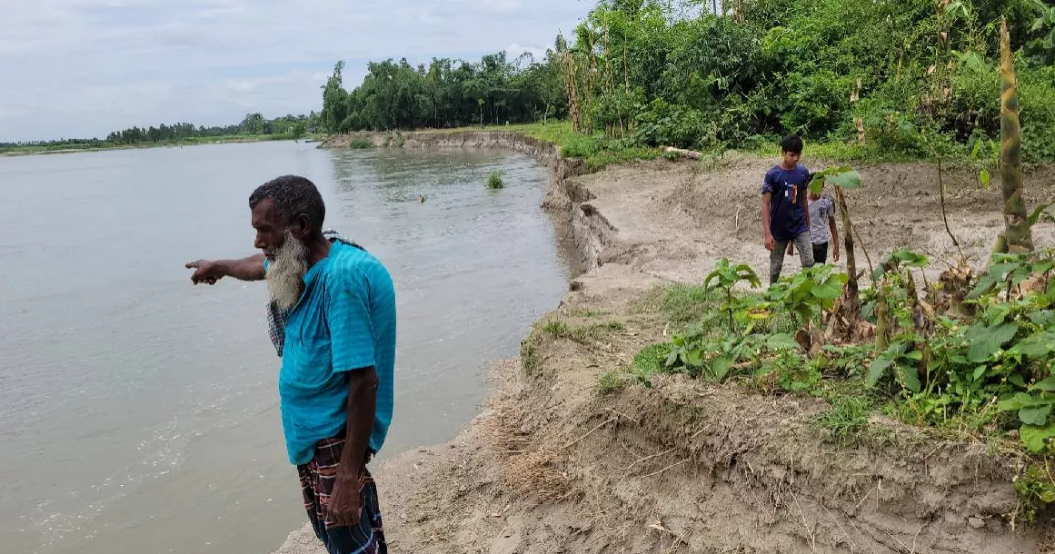 Dharla’s wrath leaves over 50  families homeless in Kurigram, hundreds more at risk