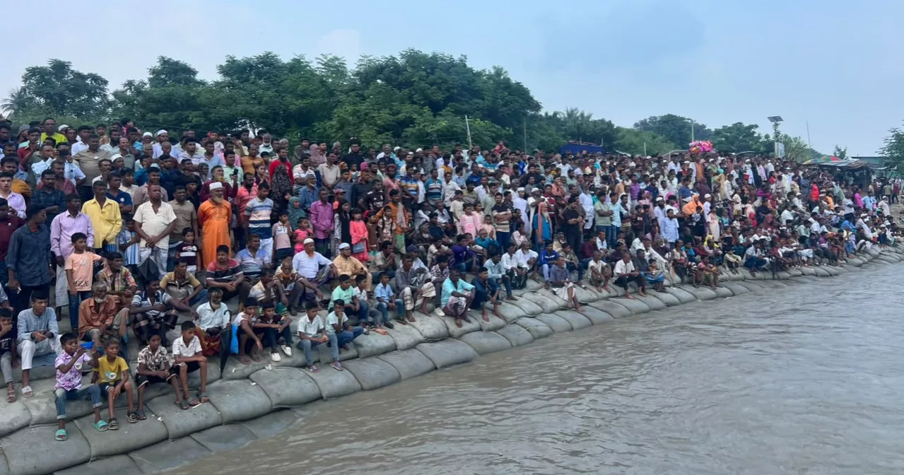 Traditional boat race returns to Gorai River after four years