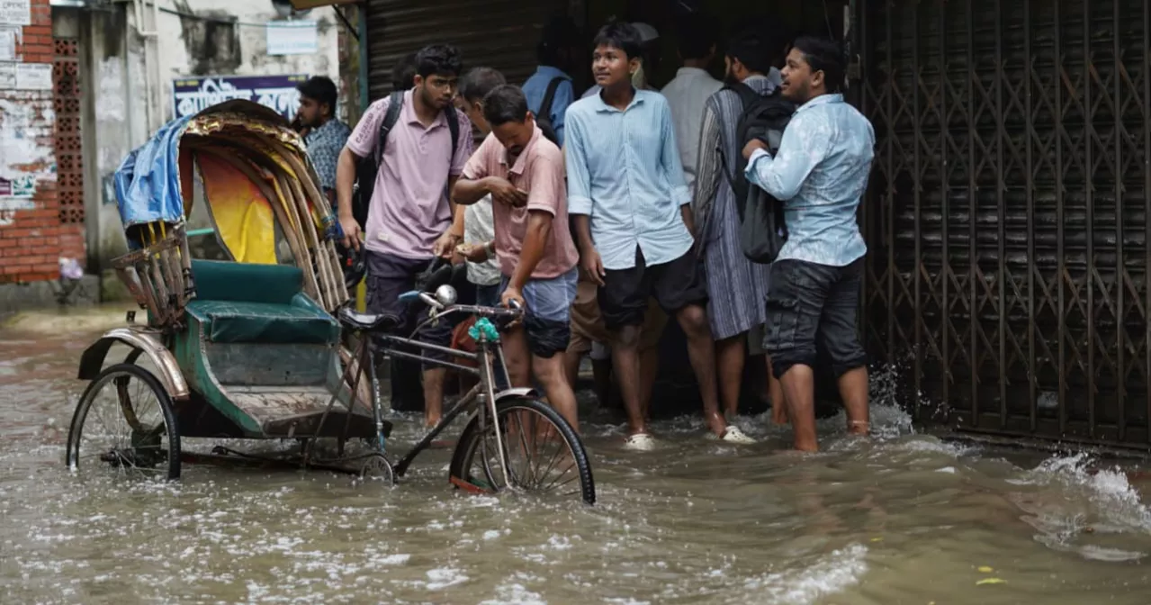 Commuters suffer as downpour leaves Dhaka streets waterlogged