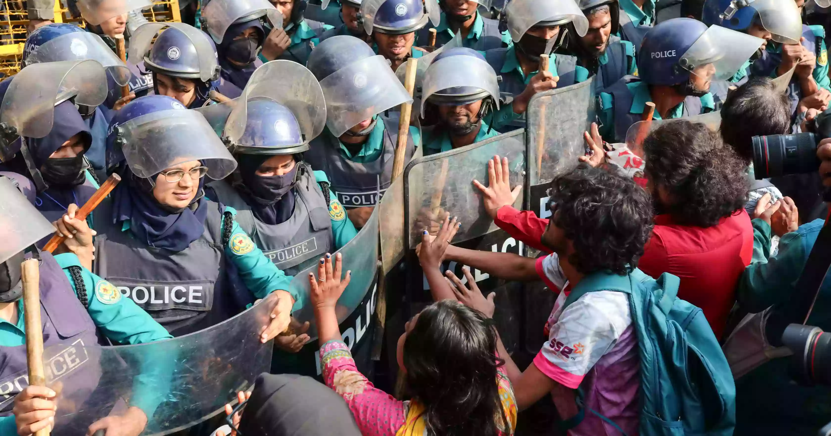 Protesters face police obstruction while marching towards Home Ministry