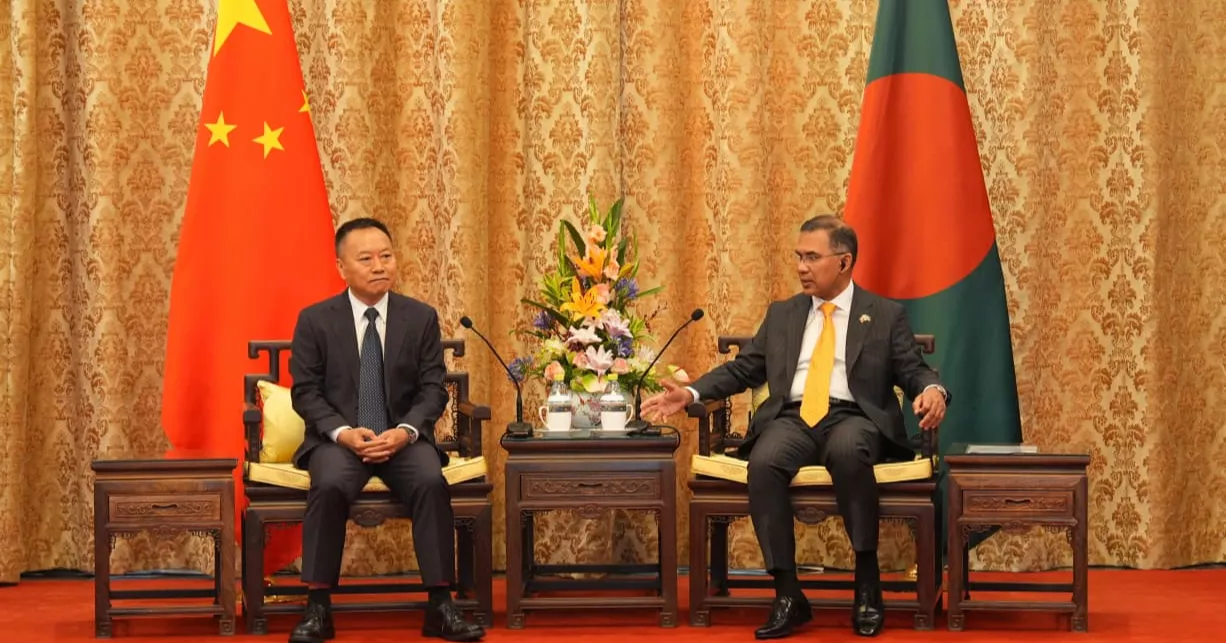 PM receives red-carpet reception at Great Hall of the People in Beijing