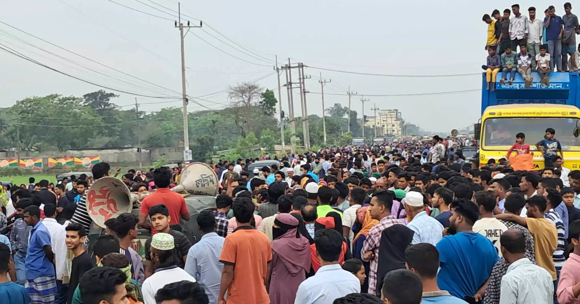 Toddler killed in elephant attack; locals block road near KEPZ in Chattogram