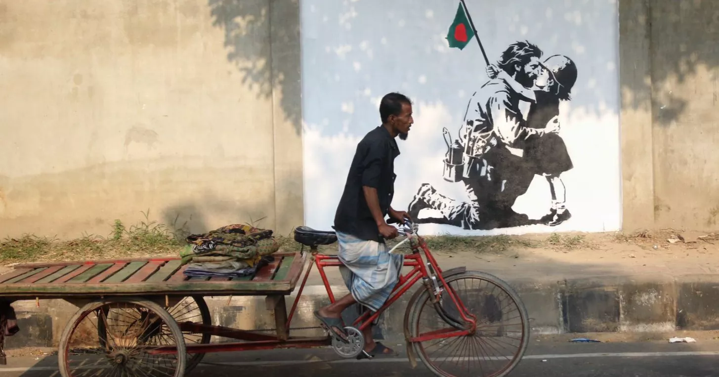 Subodh returns in a new graffiti by elusive artist HOBEKI?