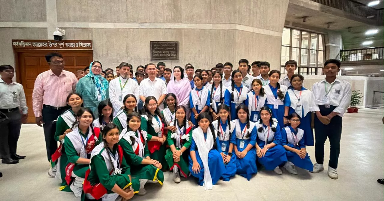 PM describes students as future ‘gamechangers’, urges them to plant a tree every year