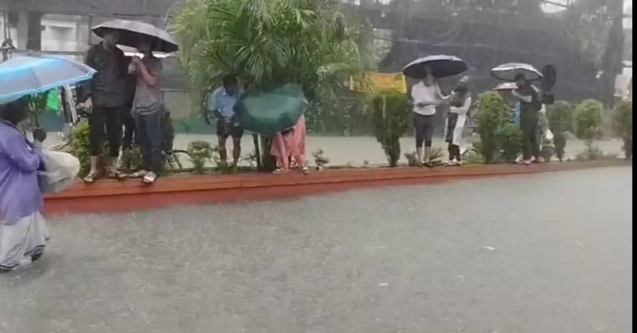 Ctg port city drenched, disrupted by monsoon rains