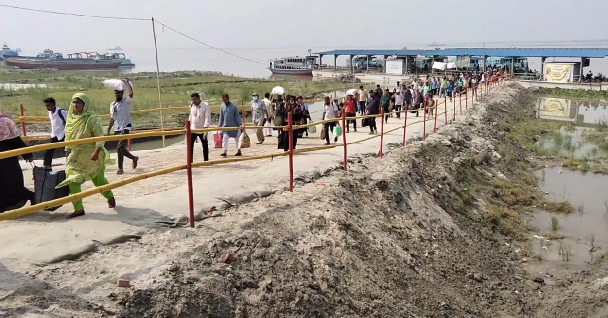 Eid return rush continues at Paturia launch Terminal