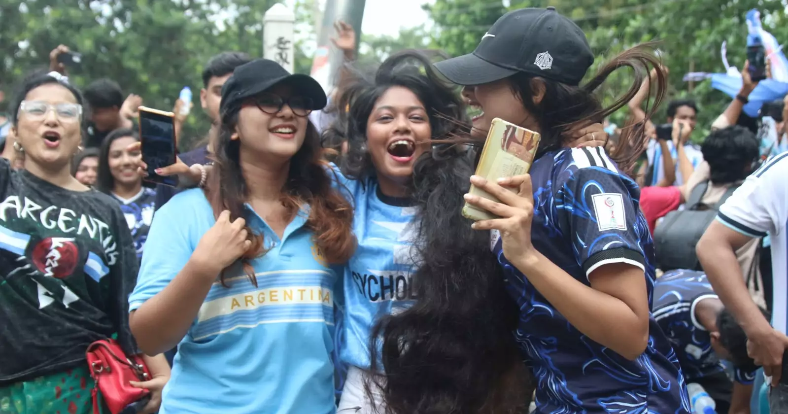 Argentina fans celebrate group-stage sweep at DU’s TSC
