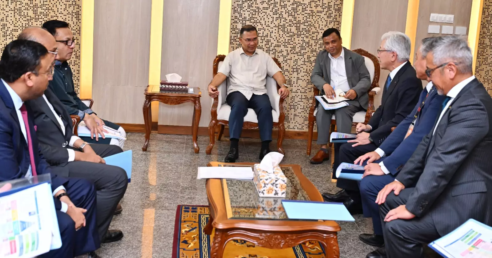 Toyota Tsusho briefs PM on plan to manufacture vehicles in Bangladesh