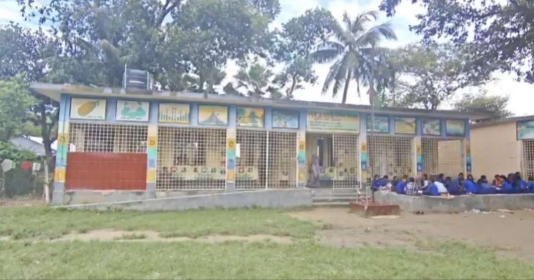 Chuadanga school holds classes under open sky as new building remains elusive