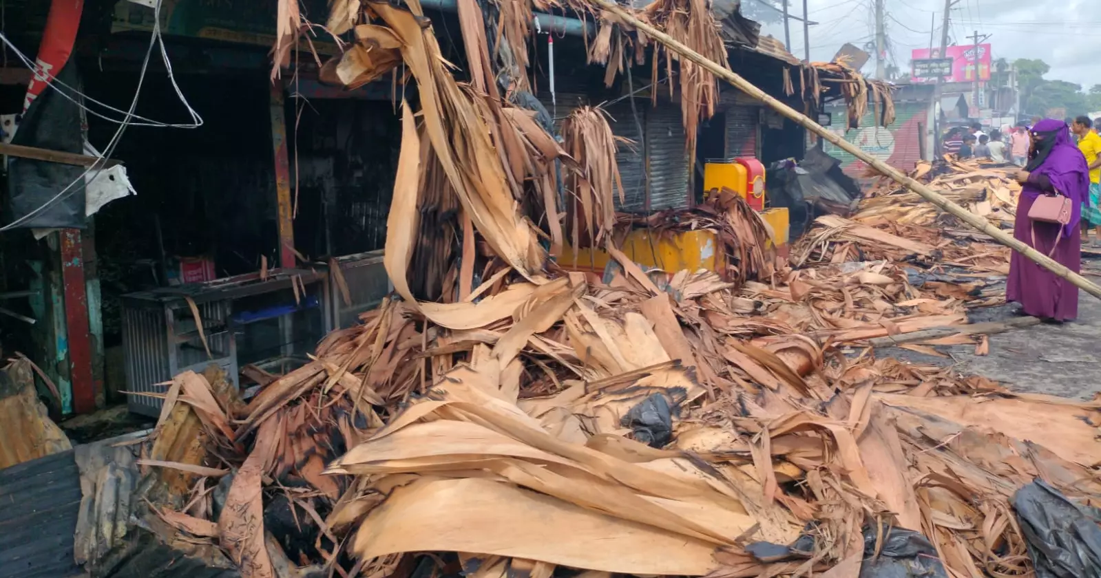 Bazar fire in Noakhali guts over 30 structures