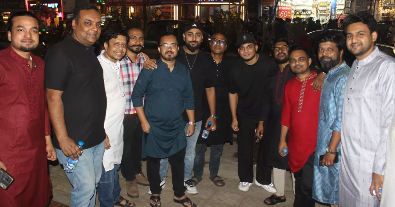 Dhaka guitarists unite at iftar, strike a chord of brotherhood