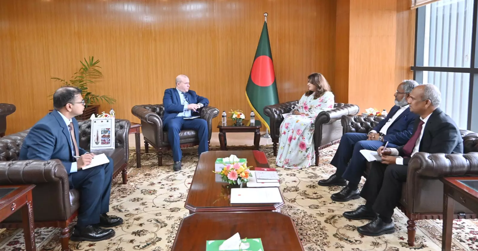 Shama Obaed thanks Algeria for cooperation in hydrocarbons sector     