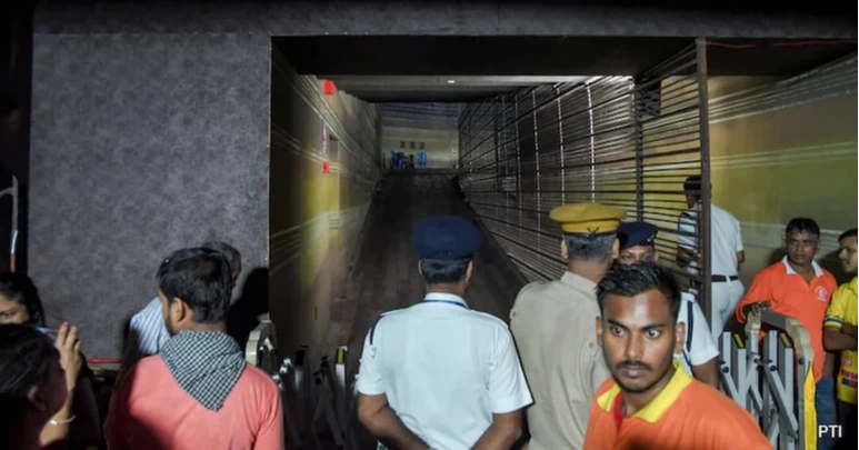Kolkata Durga Puja stampede kills 19; 7 arrested