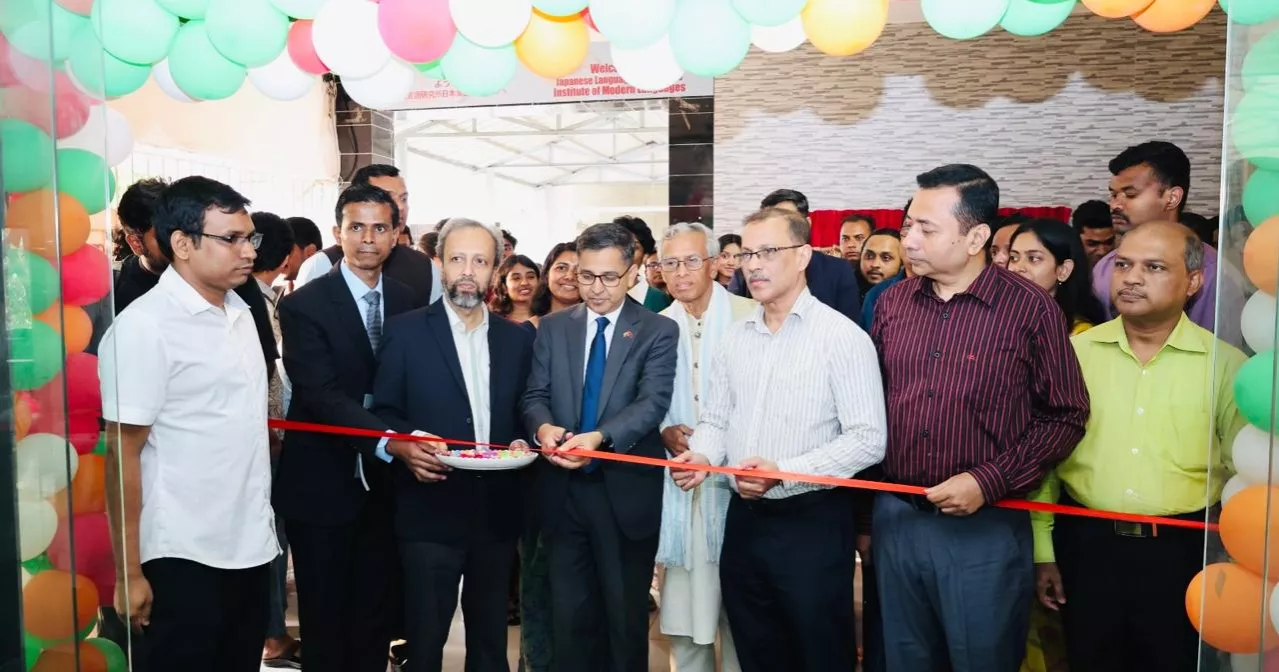 Indian High Commissioner visits DU