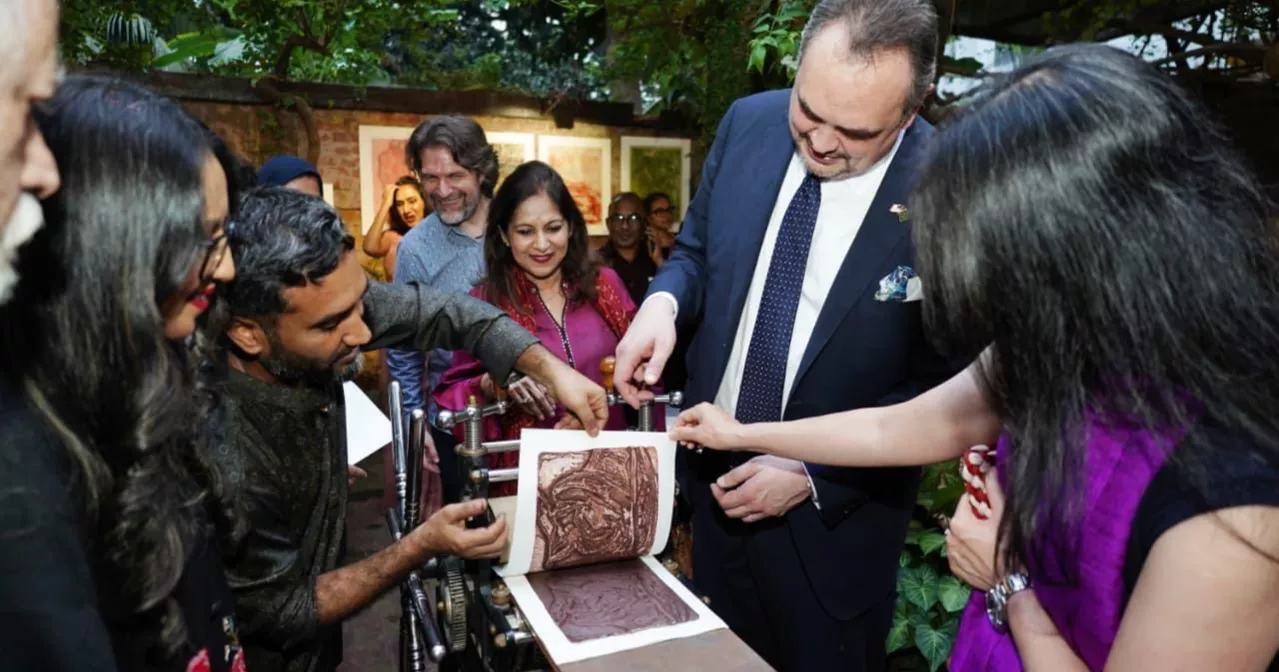 Gallery Cosmos and House of Solis showcase artworks from Rokeya Sultana’s workshop