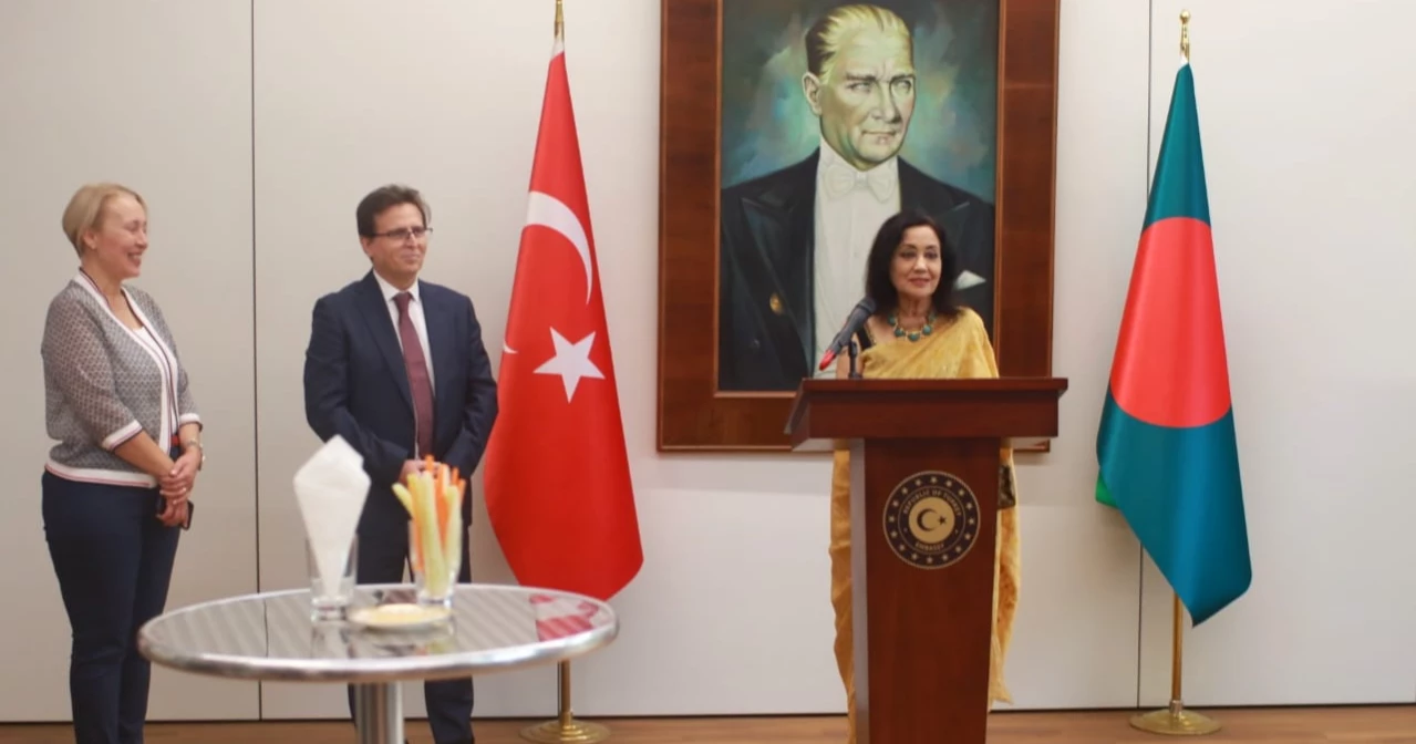 Turkish Embassy, Gallery Cosmos host 'Smiles Around the World: An Artistic Celebration'