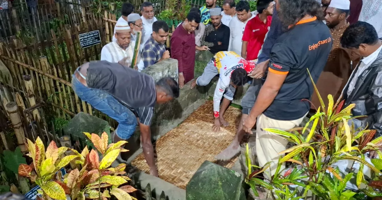 'Lalon Queen' Farida Parveen laid to rest beside her parents