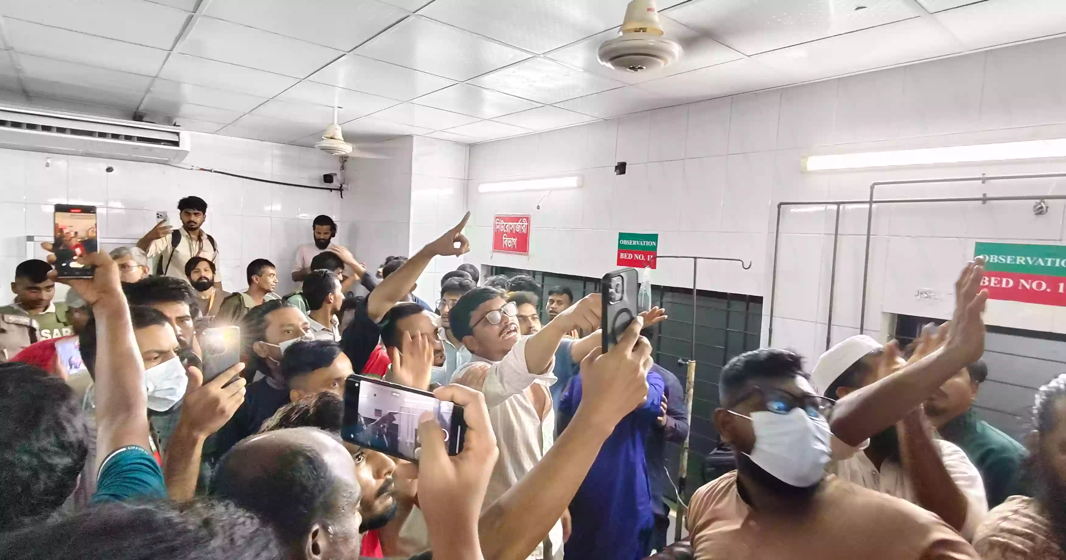Services halted as Notun Dhara Bangladesh, SDF supporters clash at DMCH emergency dept