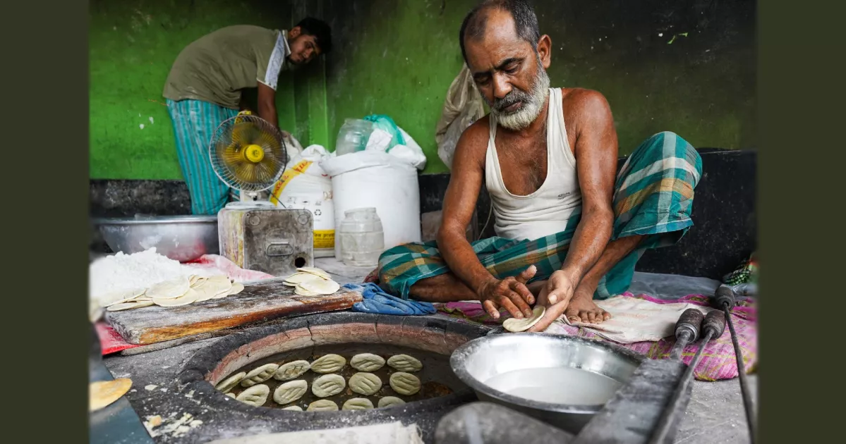 300 years of Bakarkhani: Is modern technology changing its traditional taste?