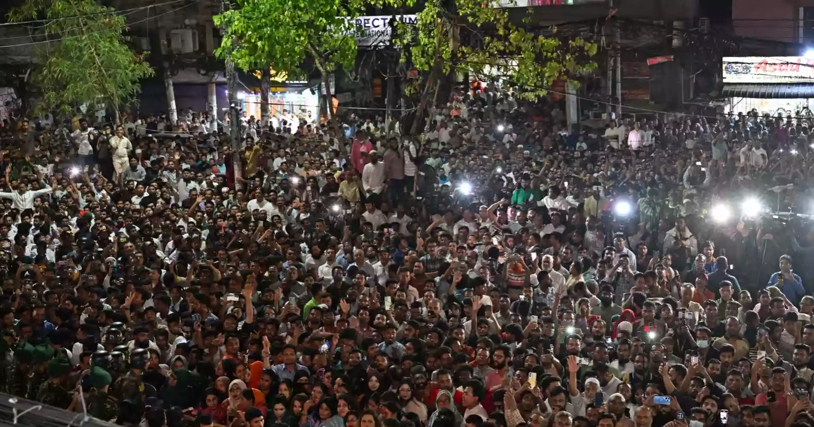 PM asks BNP leaders, activists to stand by people in visit to central office 