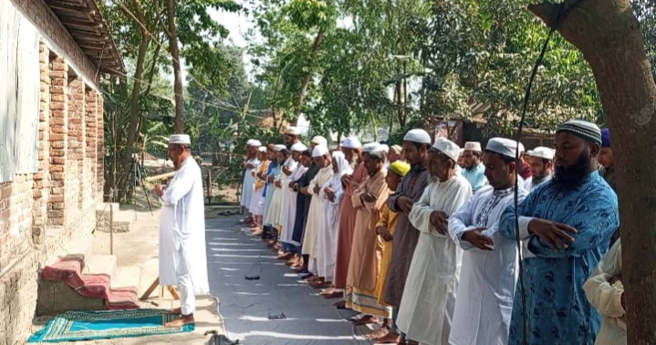 5,000 people in 8 villages in Patuakhali celebrate Eid early in line with Saudi Arabia