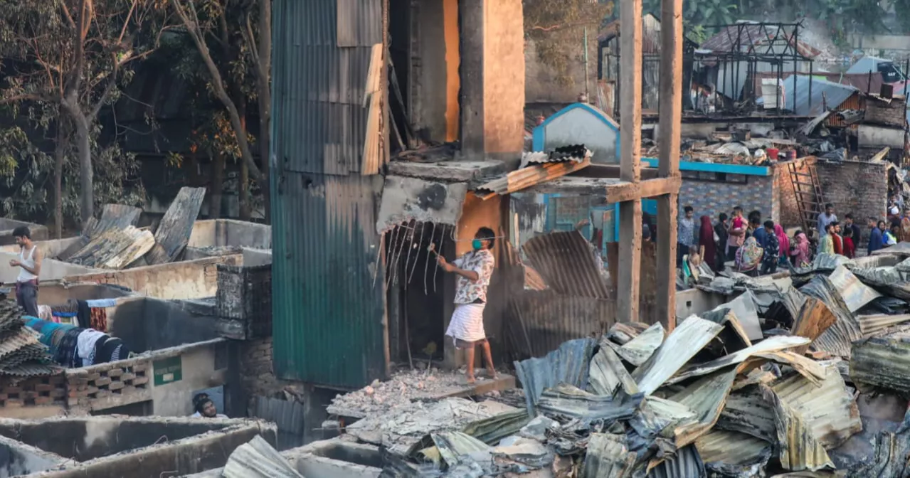 Dhaka's Korail slum fire
