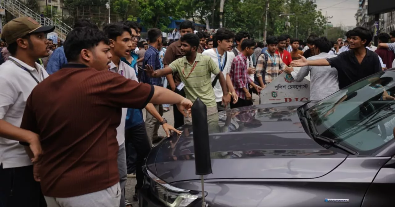 HSC examinees block roads in Dhaka, demand suspension of exams amid floods