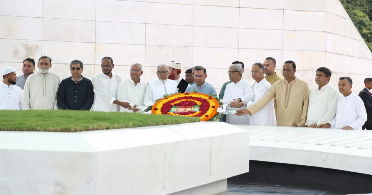 PM visits parents’ graves, offers fateha