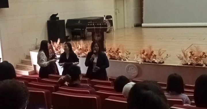 Beijing primary school showcases holistic education to intl journos