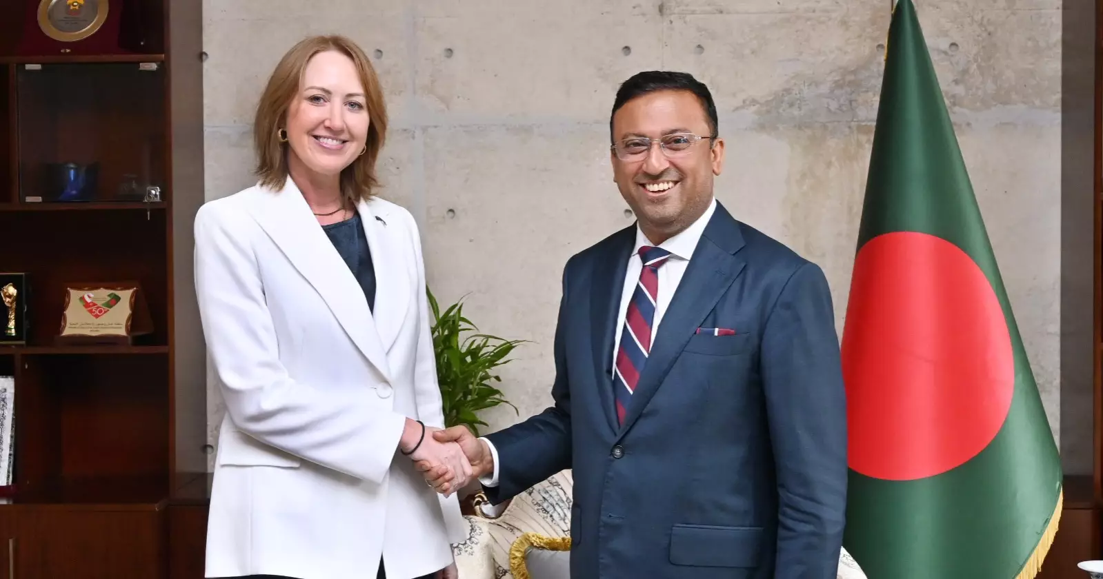 Bangladesh, Australia discuss cooperation in trade, investment, energy
