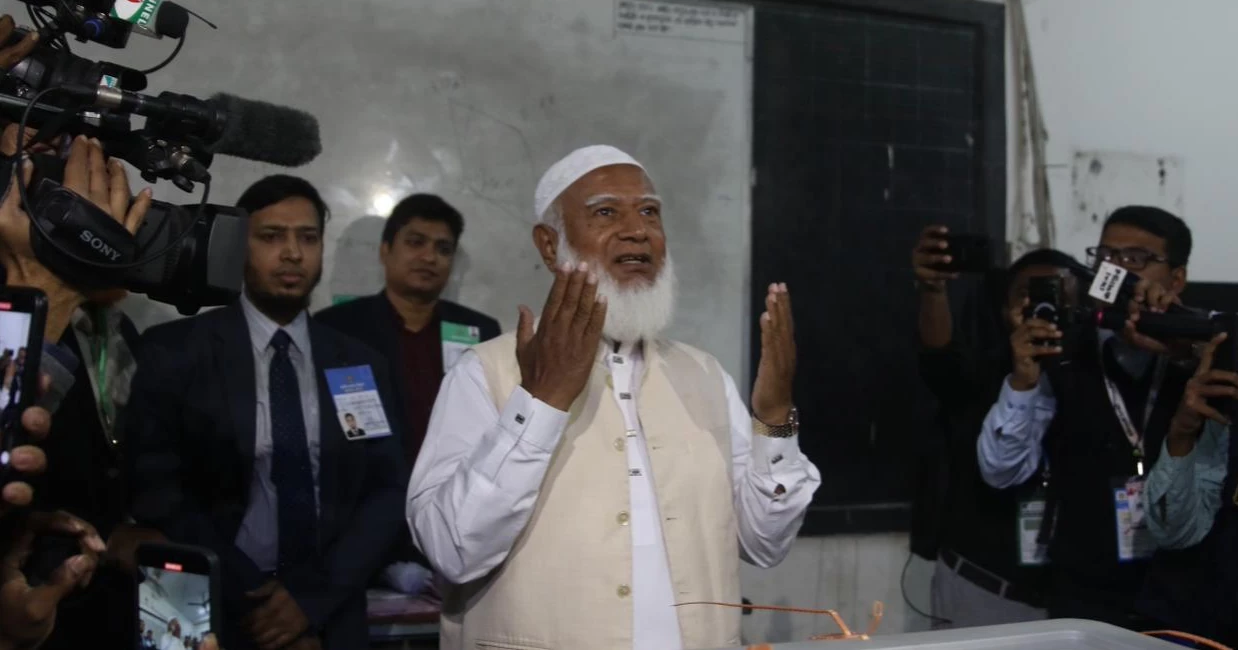 Jamaat Ameer casts vote at Monipur centre