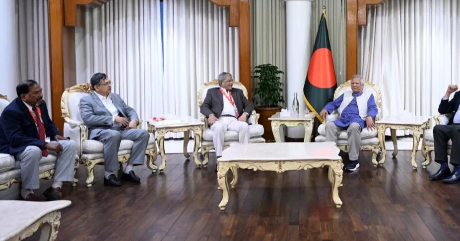 BNP sees plot to delay election, adopts cautious stance with govt, student leaders