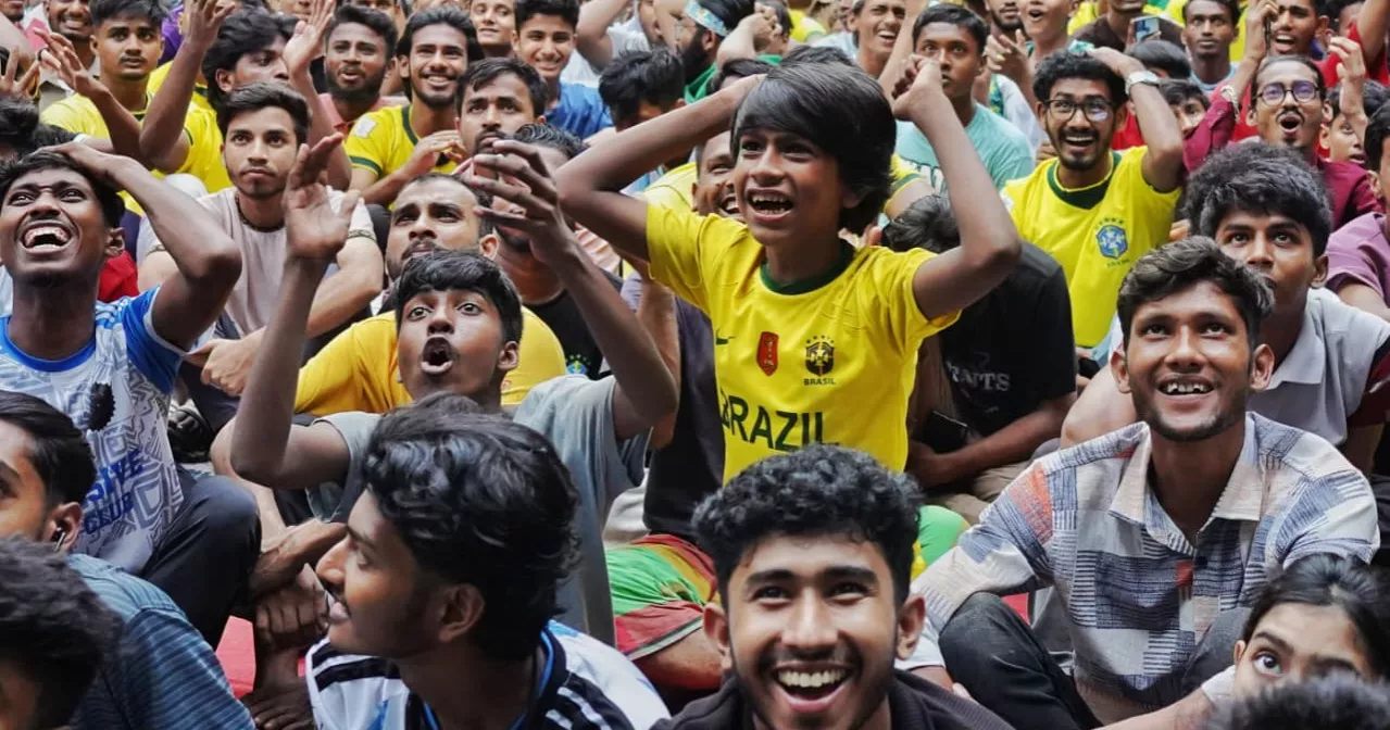 Thousands watch Brazil’s WC match on big screen at DU
