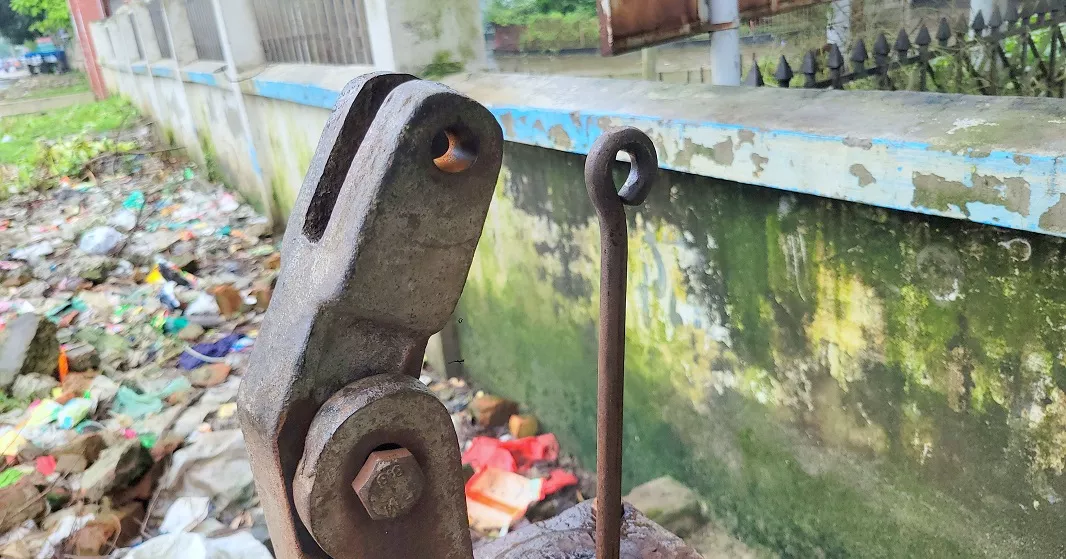 Broken tube wells leave Thakurgaon Sadar Hospital facing drinking water crisis