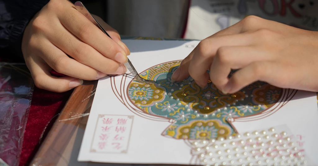 Chinese Valentine's Day rooted in legend, tradition beyond romance