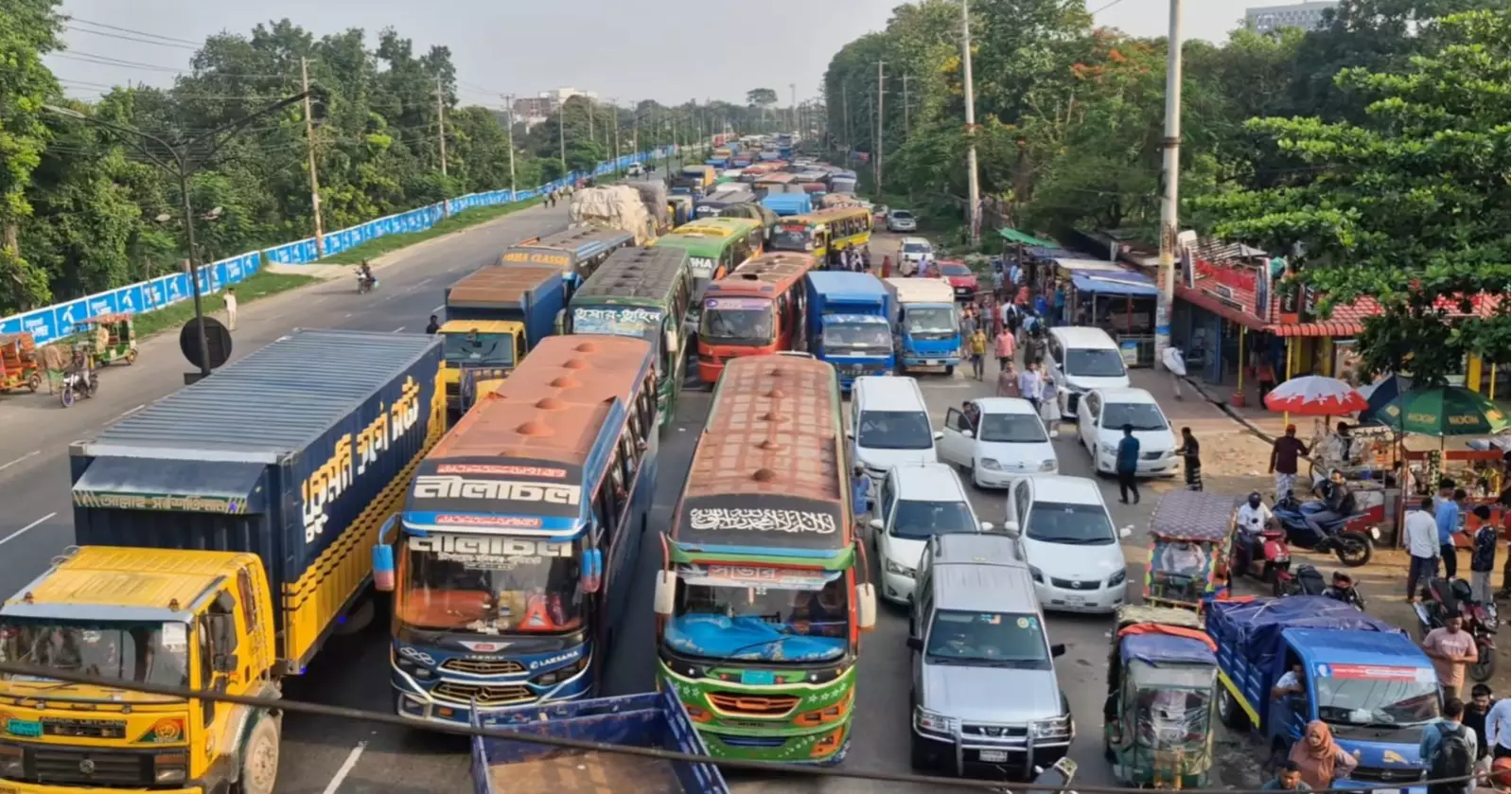 JUCSU blockaded Dhaka-Aricha highway protesting failure to arrest attempted rape suspect