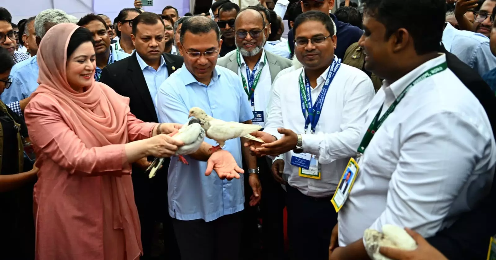 PM urges doctors not to let politics affect professional duties
