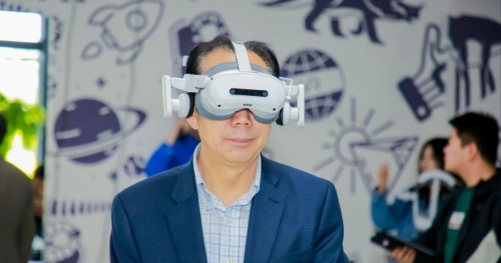 From Data Center to Grassland: A tapestry of digital innovation and natural beauty