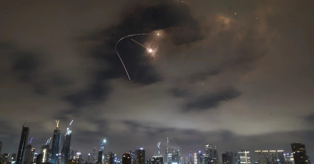 Israeli strikes kill over 400 Iranians, injure thousands as conflict escalates