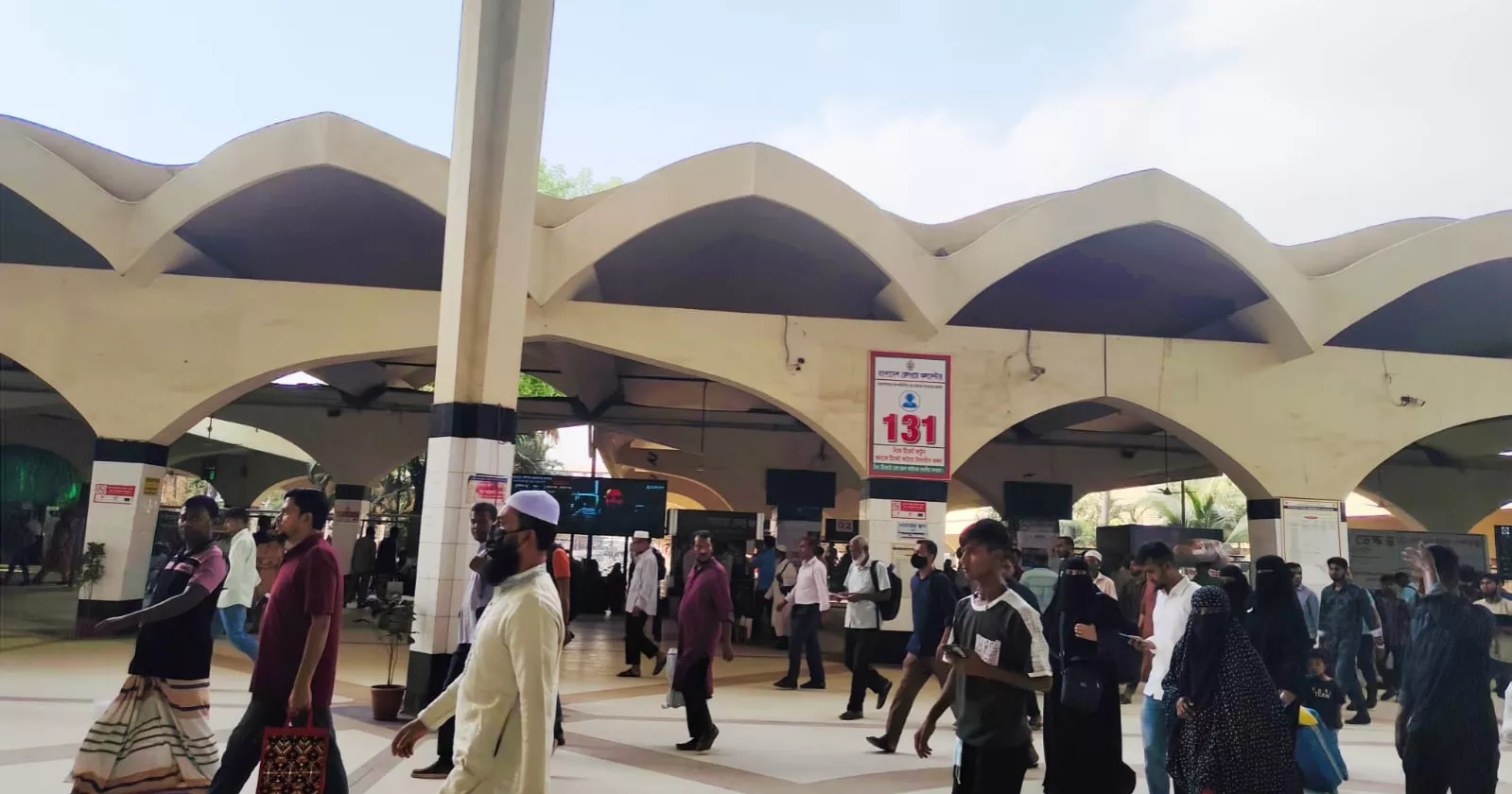 Smooth Eid journeys the norm as people continue departing Dhaka for fourth day