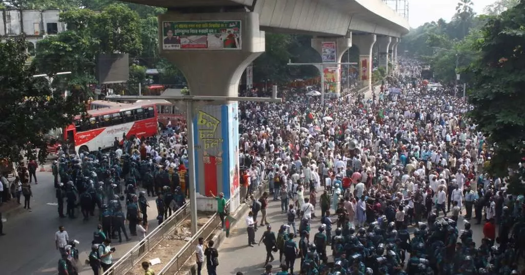 MPO teachers, staff block Shahbagh