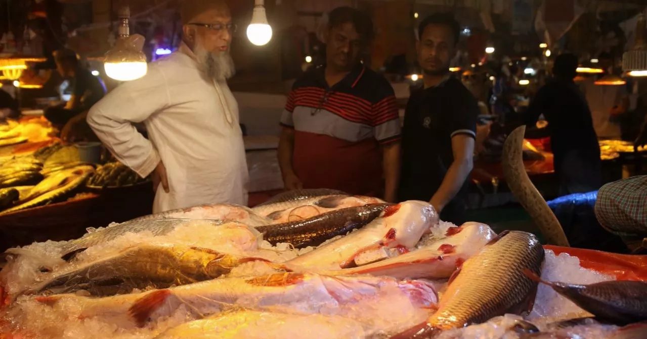 Prices surge at Karwan Bazar in light of Ramadan