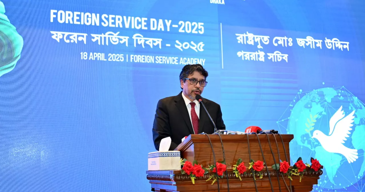 Foreign Adviser calls for addressing expat issues at home before their arrival in destination countries