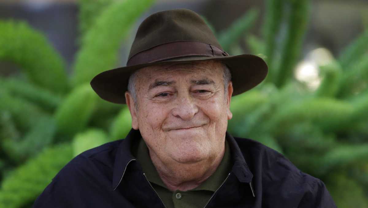 Filmmaker Bernardo Bertolucci dead at 77