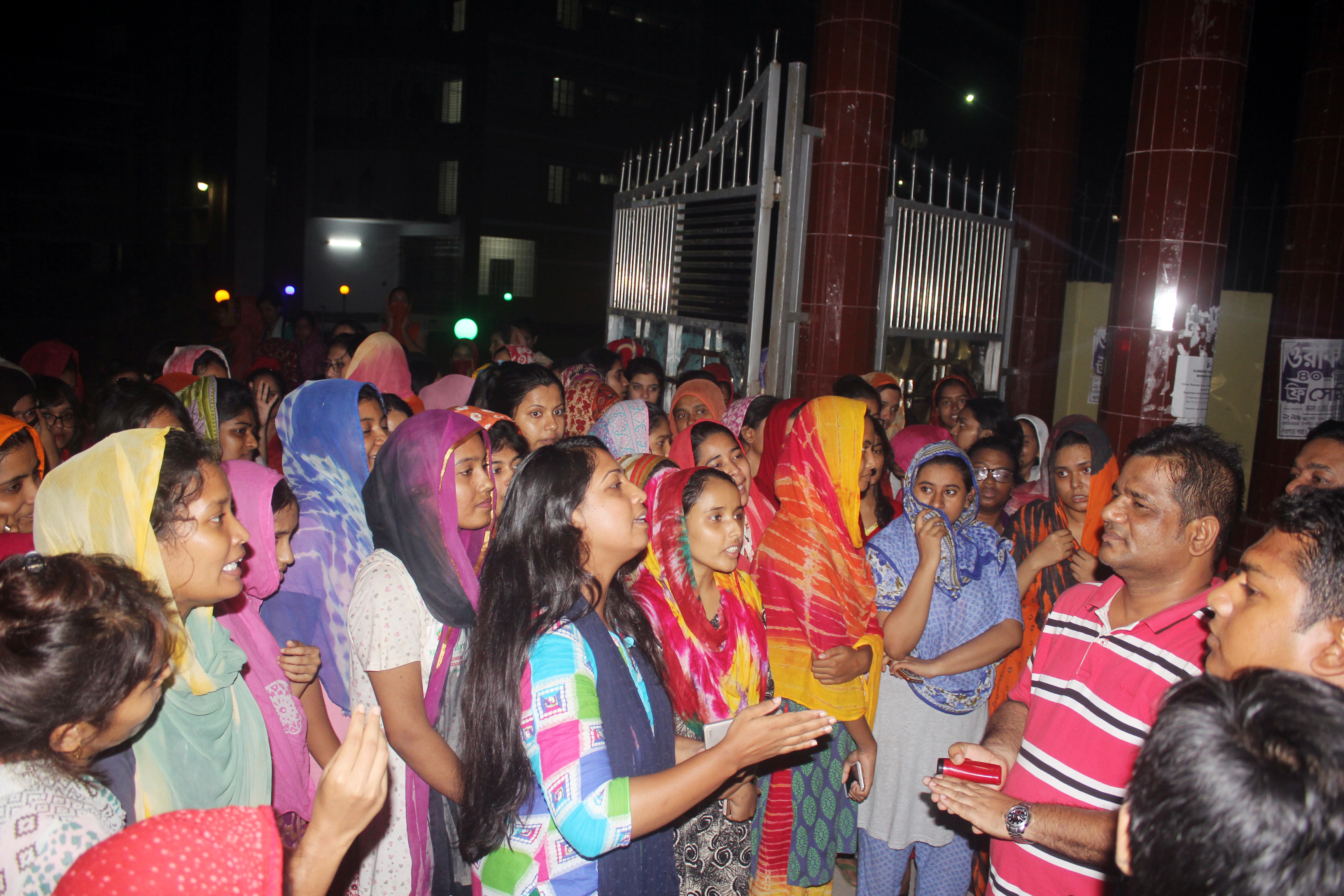 IU female students demonstrate for water