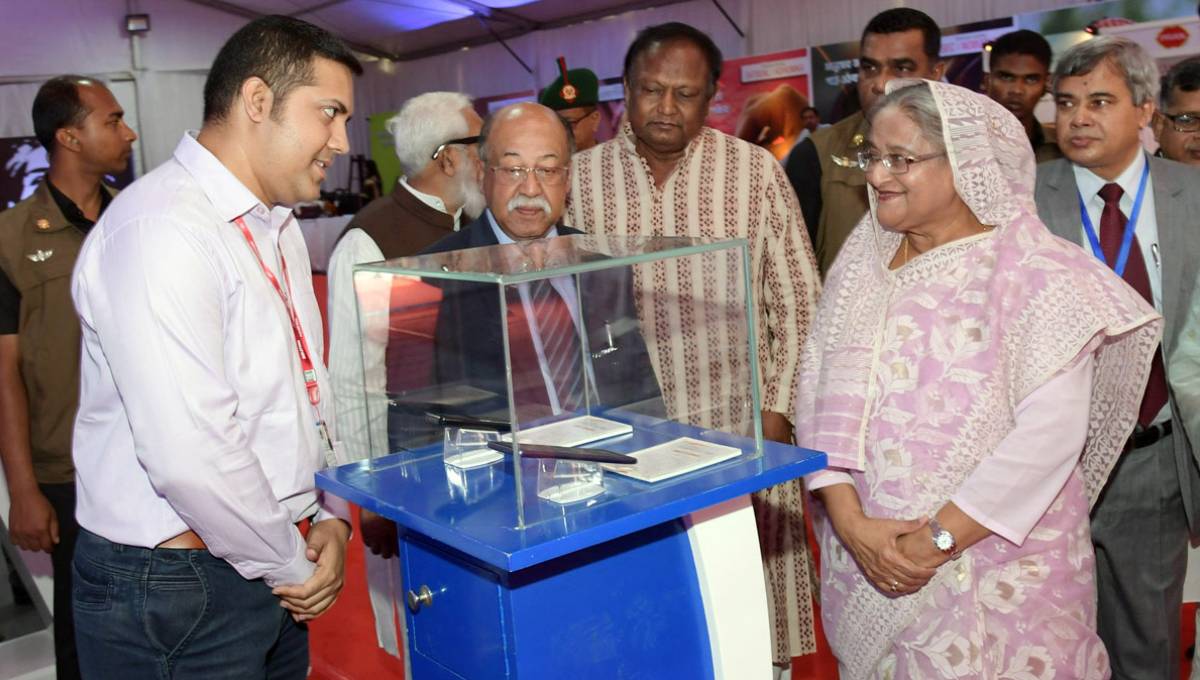 PM praises Walton at Industrial Fair