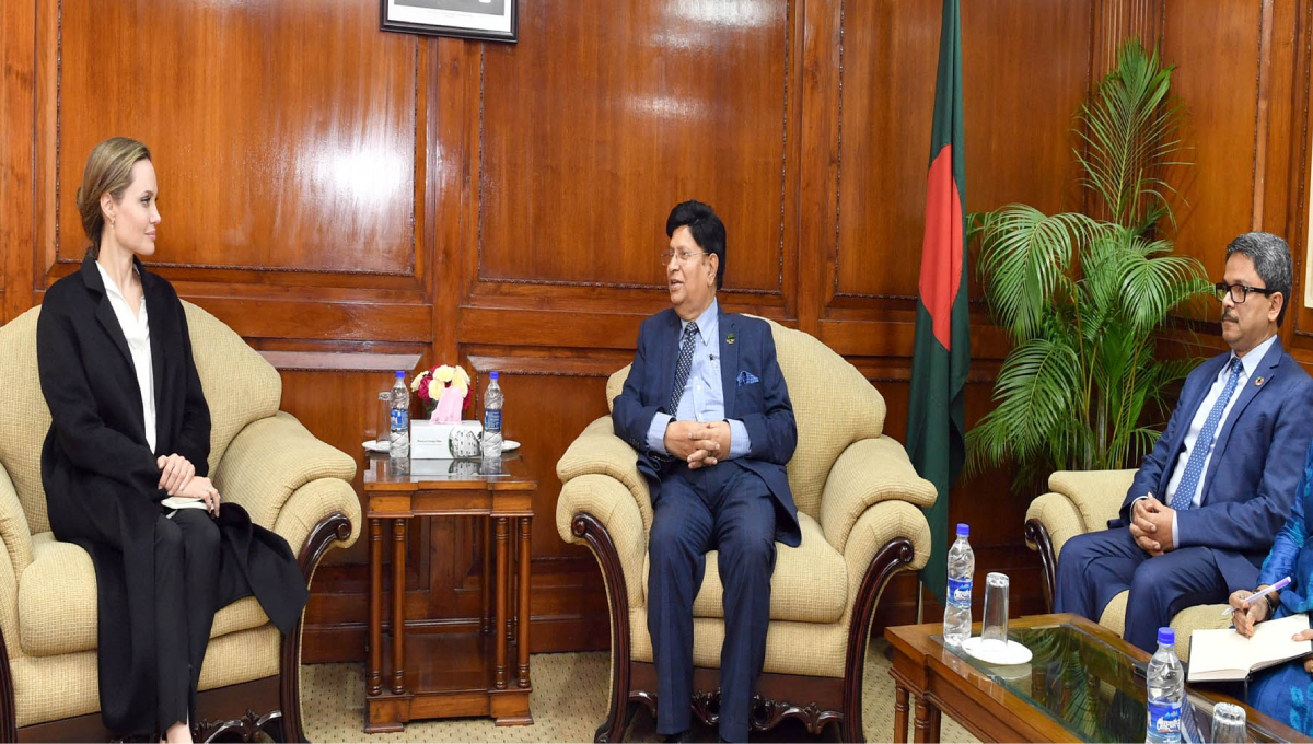 Jolie urged to organise event in Hollywood to highlight Rohingya plight