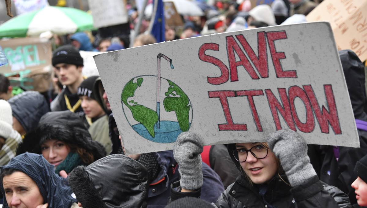 Some 70,000 Brussels protesters demand action on climate