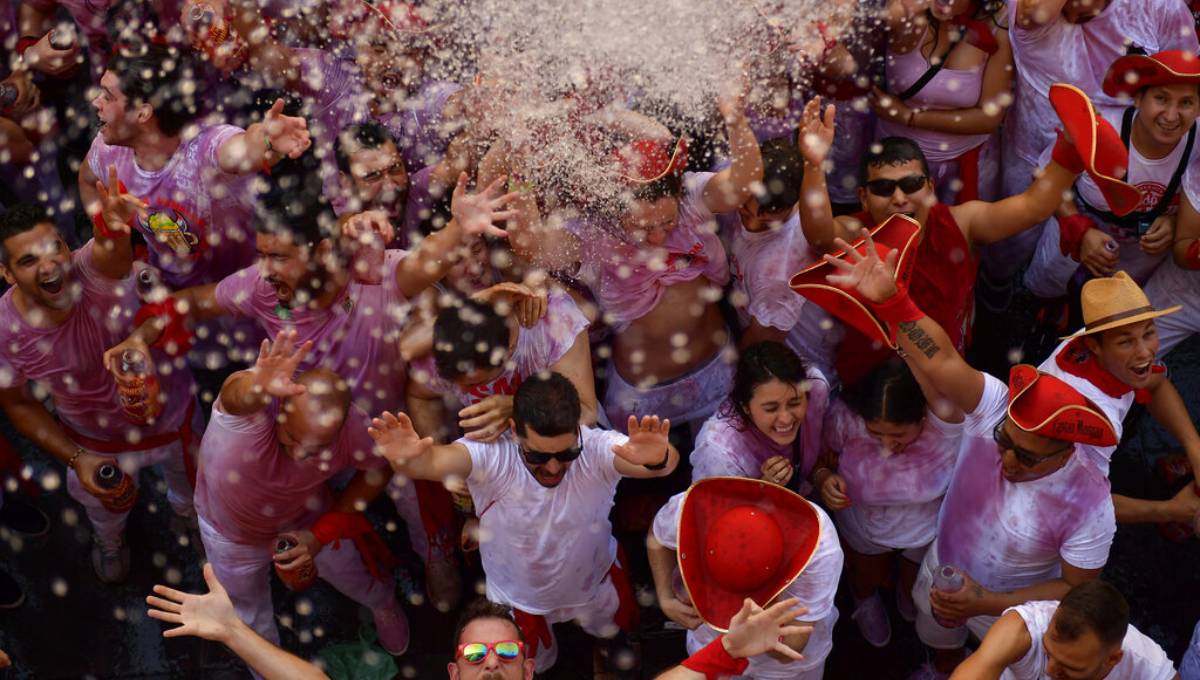 Spain: Pamplona kicks off running of bulls festival