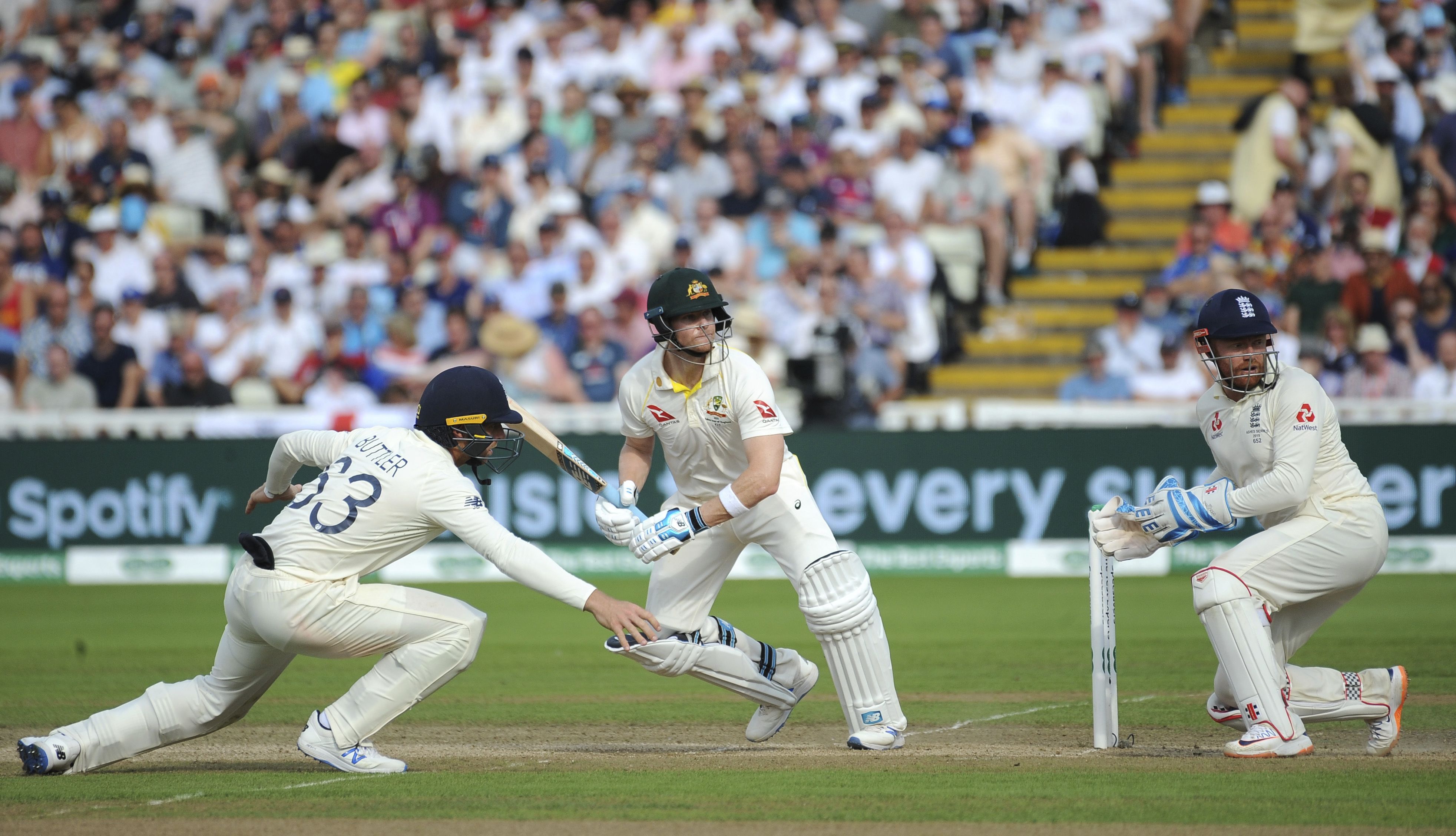 Smith guides Australia to 34-run lead with 7 wickets left